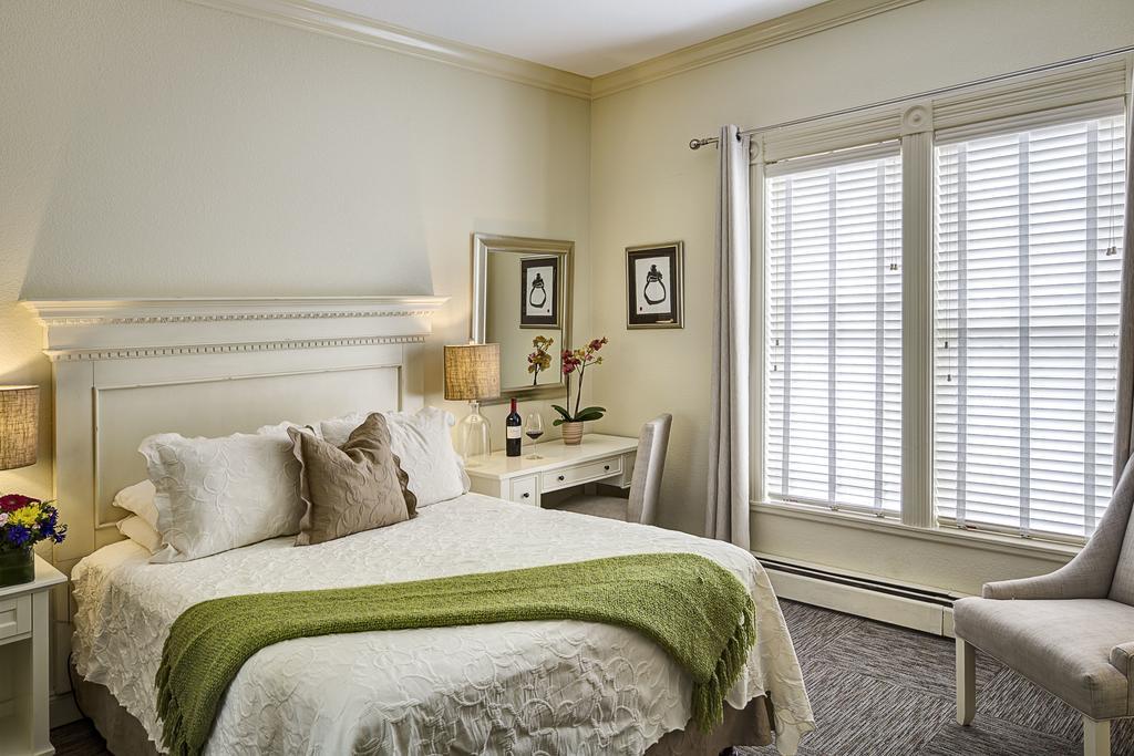 Standard Queen Room,113363792:JPEG