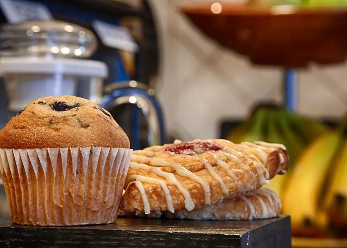 Motel: Best Western Plus Bayshore Inn