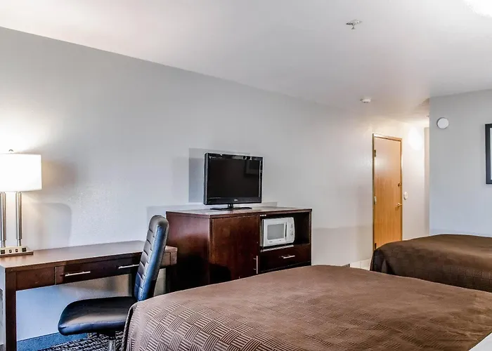 Hotel with view: Clarion Hotel By Humboldt Bay