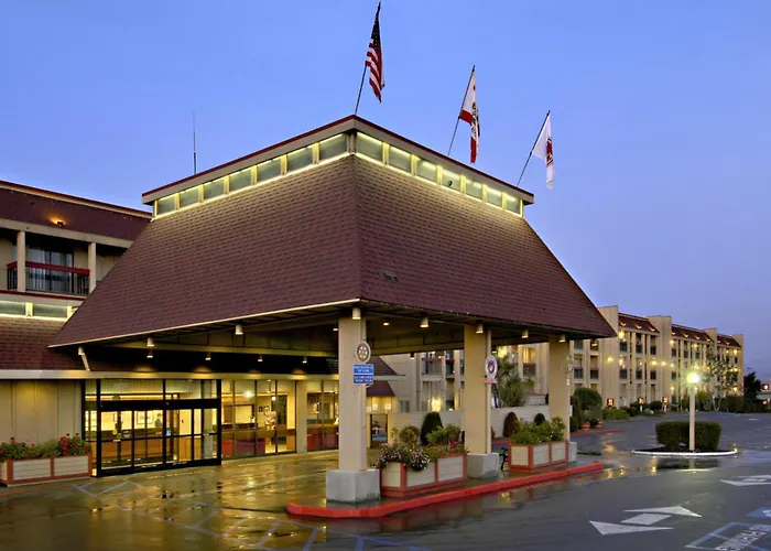 Motel: Red Lion Hotel Eureka