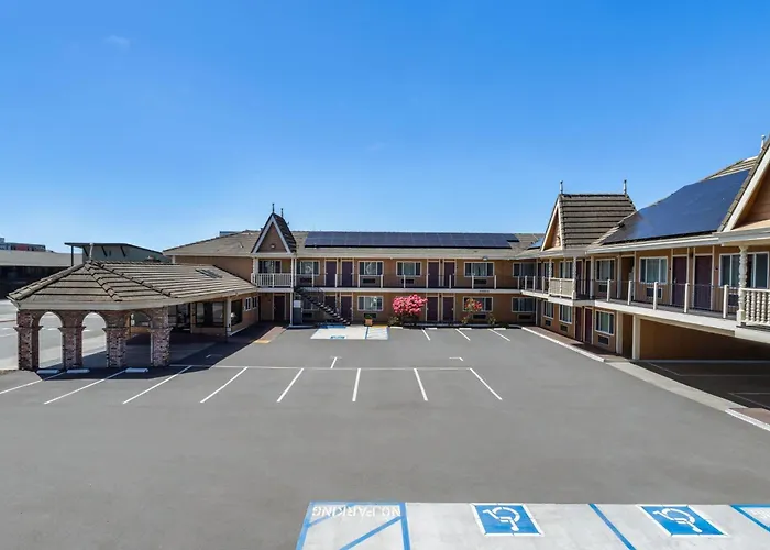 Family Friendly Hotels Ramada Bayside Inn & Suites Eureka